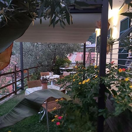 Il Rosale A Celle Ligure Bed & Breakfast Bagian luar foto